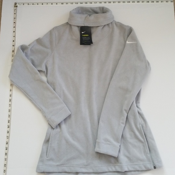 Nike Sweaters - NWT Nike Women's Therma Fleece
